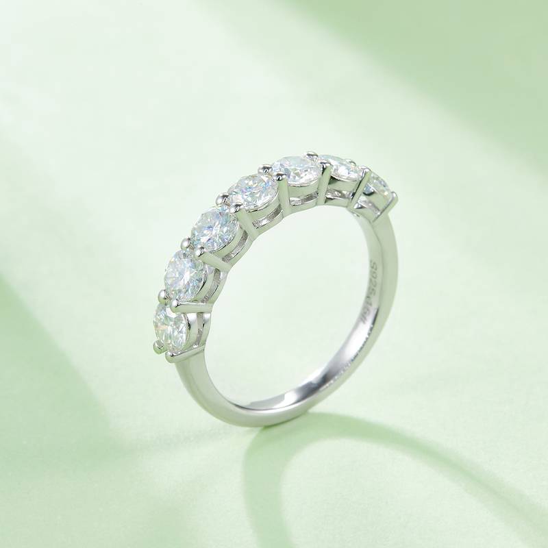 Circular S925 Silver Plated Platinum Moissanite Diamond Women's Ring 2.1 Carat D-Class